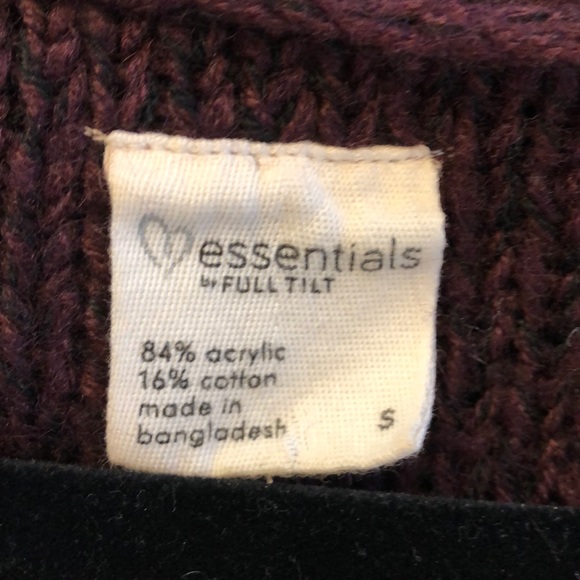 Knit burgundy sweater. - Picture 4 of 4